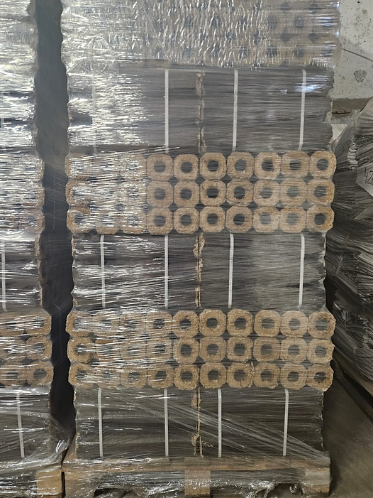 PiniKay briquettes, Sourced in Latvia and Shipped Across the UK – timberlatvia.com